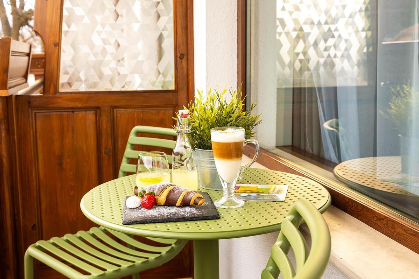 Hotel Compliment Tryavna Exterior photo