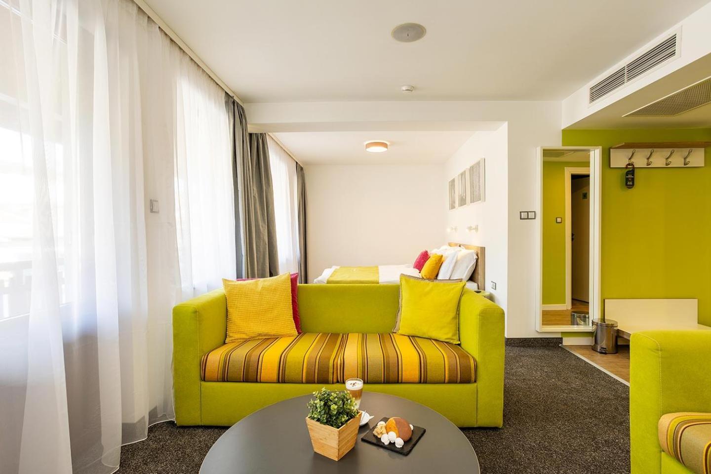 Hotel Compliment Tryavna Exterior photo